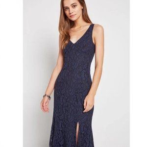 BCBGeneration Floral Lace Side Slit Size 6